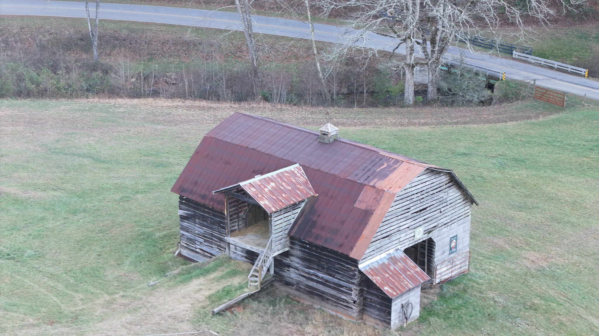 DJI_20241223164330_0060_D_HANGOBL33